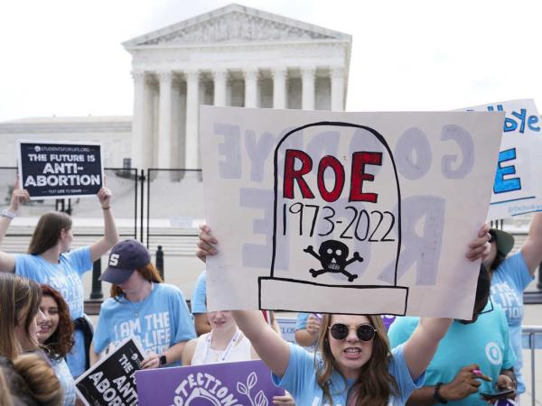 罗伊案的败诉和宪法赋予的堕胎权导致了混乱:NPR